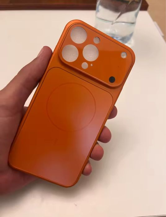 Продам чехол для Iphone 13pro (имитация под iphone 17)