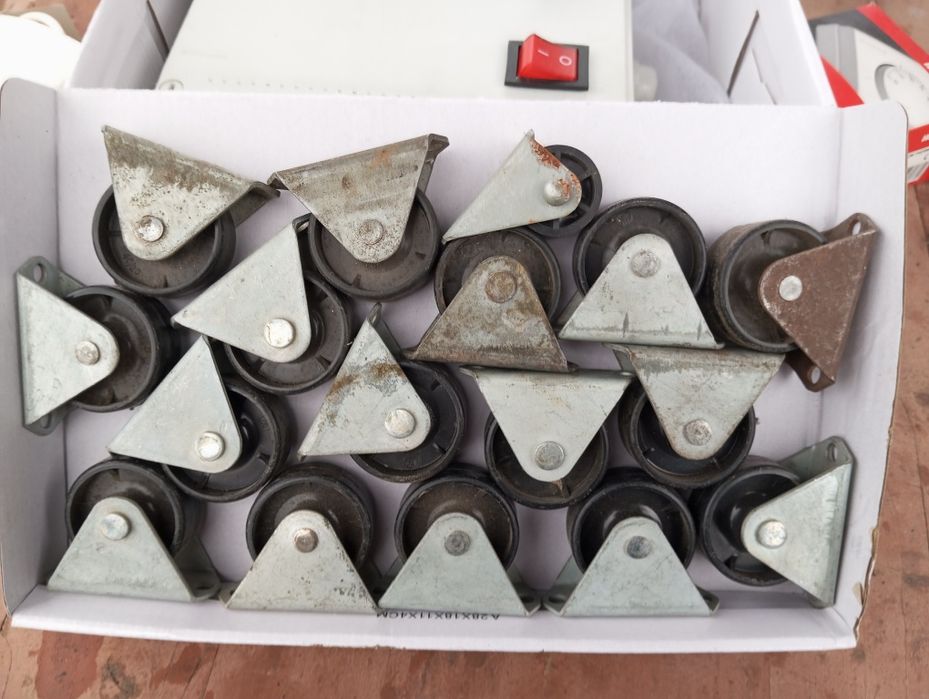 Ролік мебельний в.50мм.