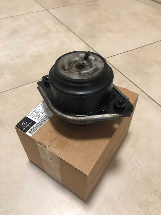 Подушка (опора) двигуна МЕРСЕДЕС ML-GL class