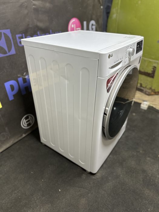 Прально-сушильна машина LG / 2021 рік / A+++ / 8 - 5 кг / DirectDrive / 6Motion / Steam