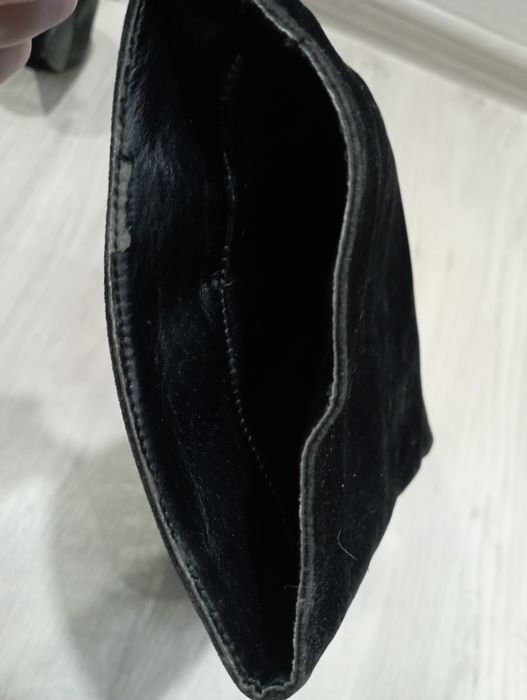 Замшеві сапожки на каблуку