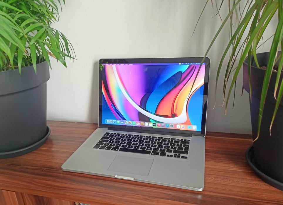 Apple Macbook PRO 1398 i7 
16/512GB