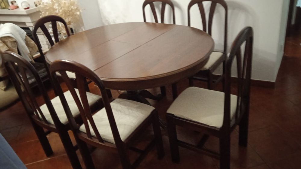 Solid Wood Dining Table with Six Chairs64739745146371121