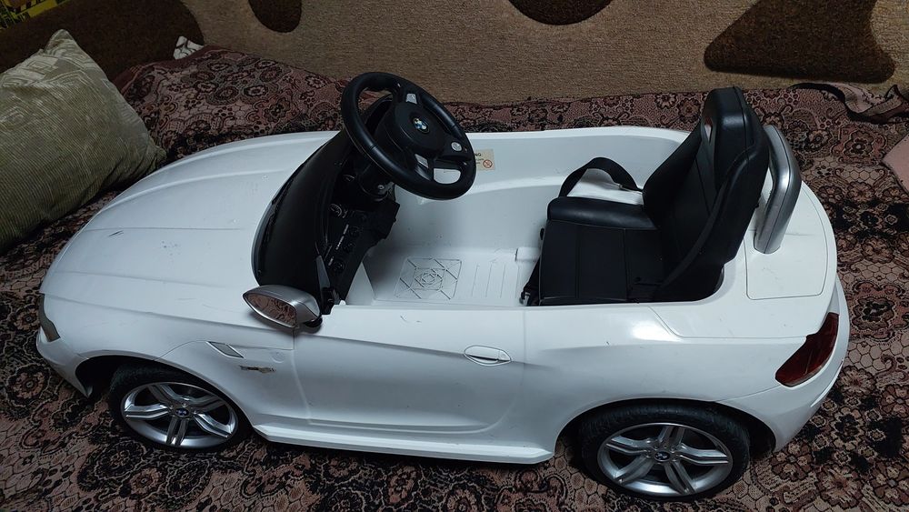 Детская машина, с аккомулято р