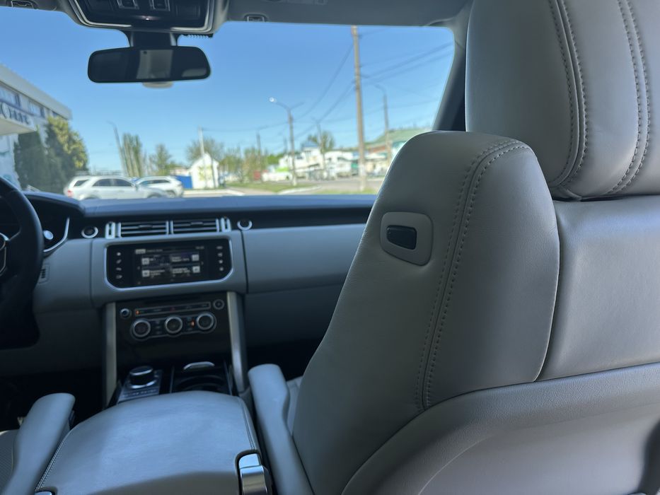 Продам ИДЕАЛЬНЫЙ RANGE ROVER 4.4 TDi официал