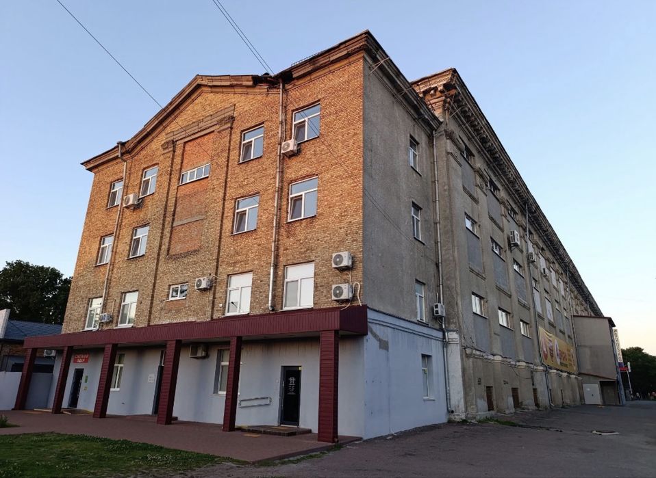 Здається приміщення в центрі с.Переслав.