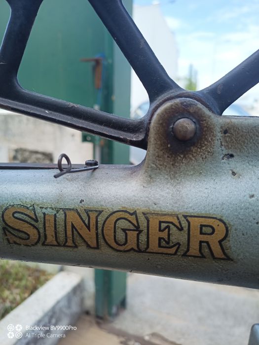 Aqui vai uma verdadeira máquina Singer de sapateiro