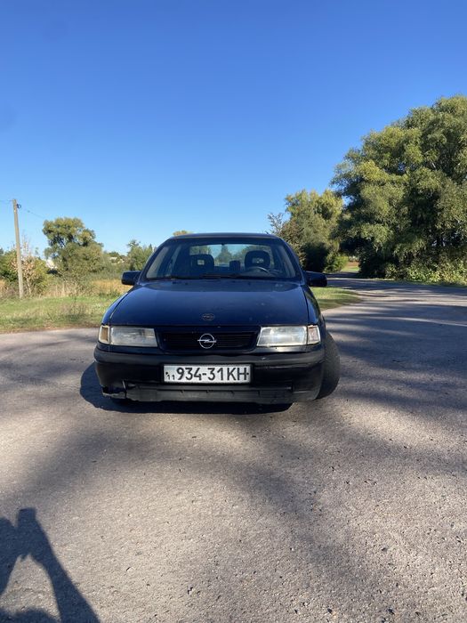Opel Vektra A 1.6 monoinjection
