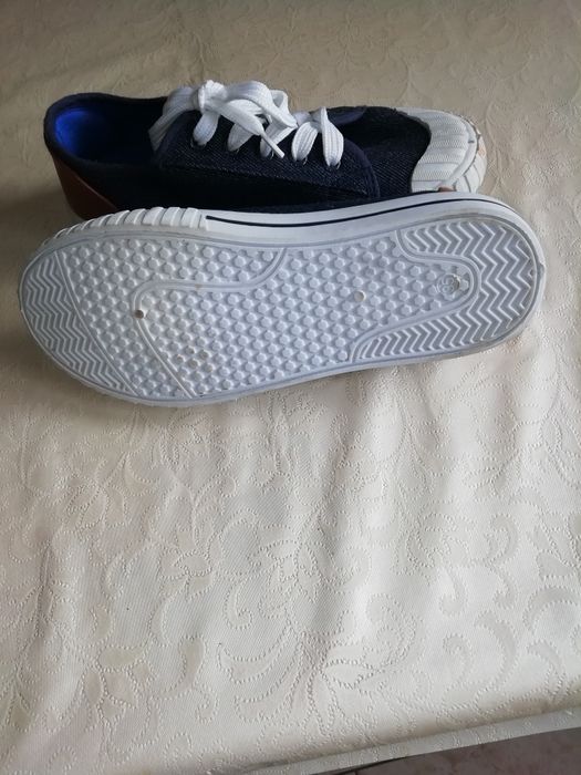 Nowe trampki dla chłopca