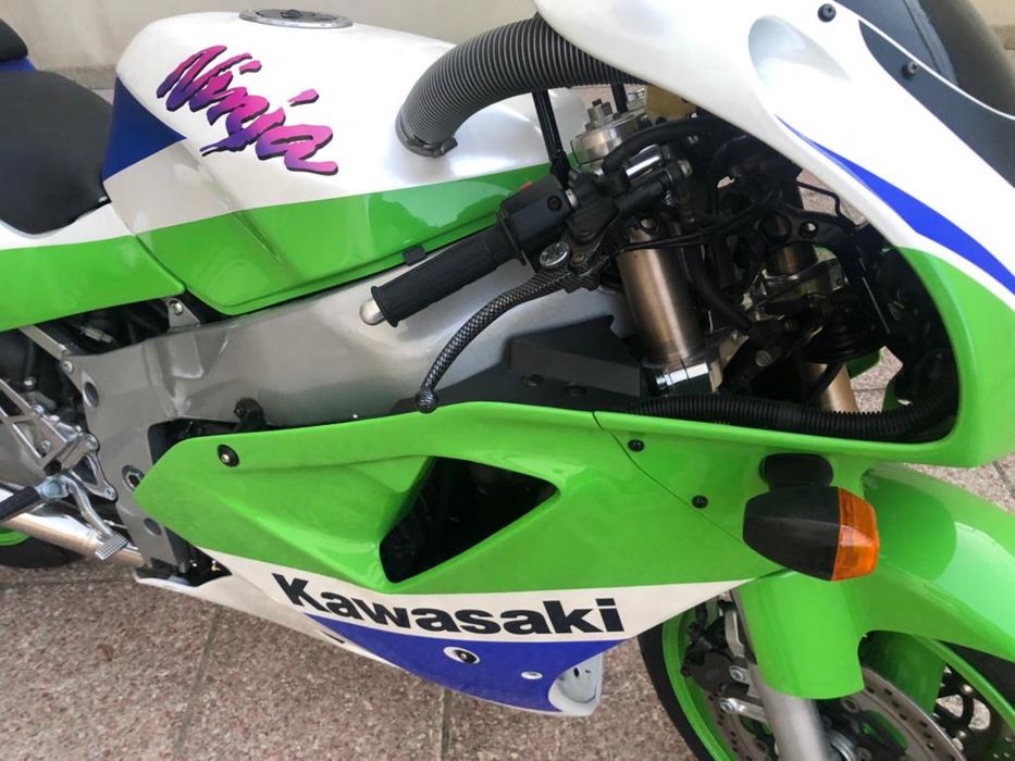 Kawasaki ZX-7, mota está muito boa