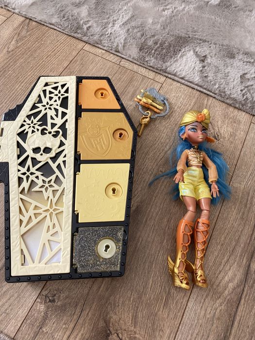 Monster High Straszysekrety Seria 2 Błyszcząca Cleo De Nile Zestaw