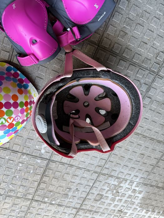 Capacete e proteções menina