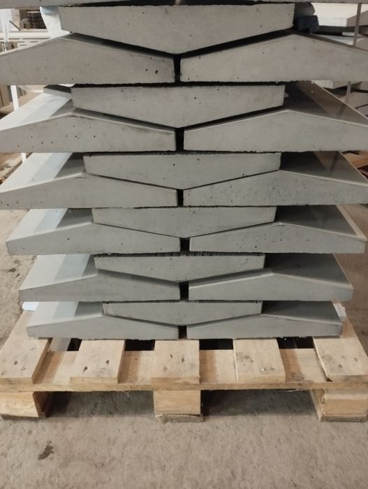 Daszek betonowy dwuspadowy 35/100cm