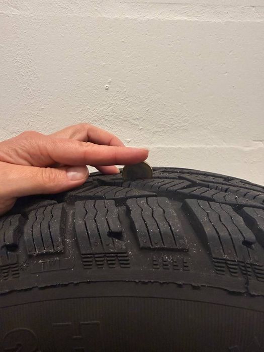 4 Pneus de Inverno Kormoran Snow 205/60 R16 92H – Muito Bom Estado