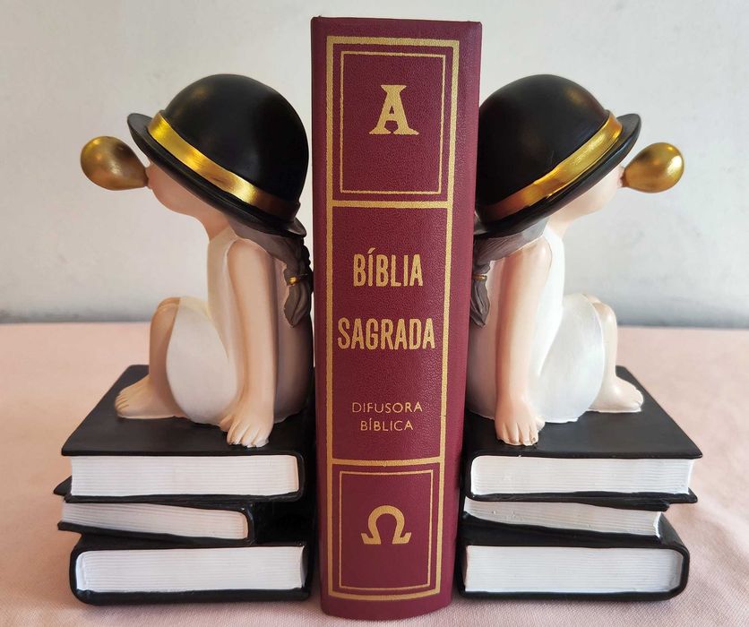 Encostos Suportes Livros Bonecas