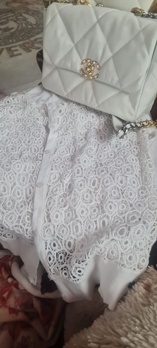 Swetr bialy zgipiura super