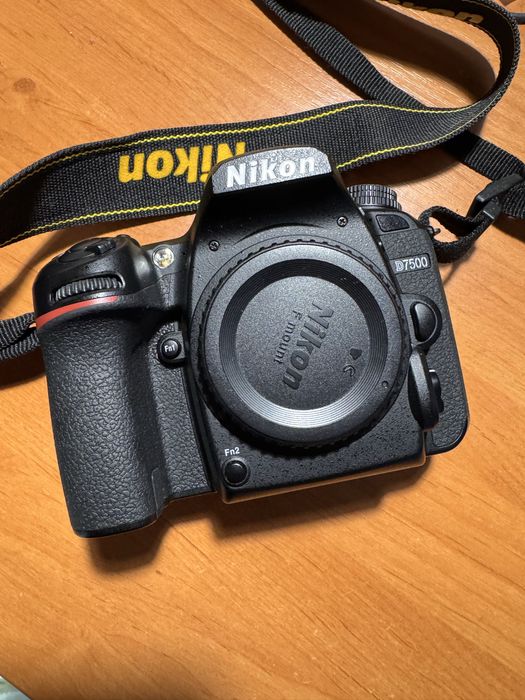 Nikon D7500 у відміному стані