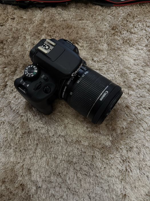 Canon EOS100D.