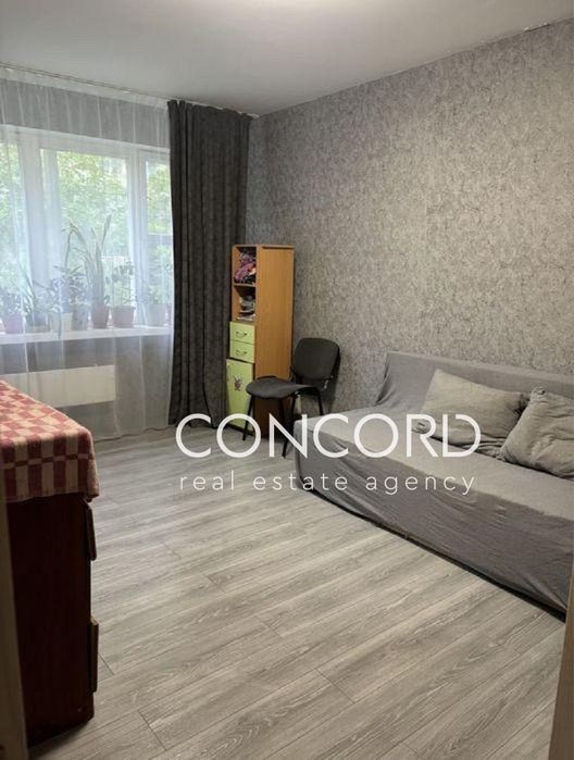 Борщагівка. Продам 3к Академіка Корольова просп., 12-Г