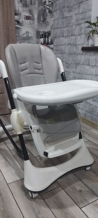 Стільчик для годування