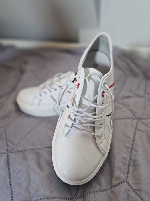Sneakersy, trampki białe skórzane Goodin