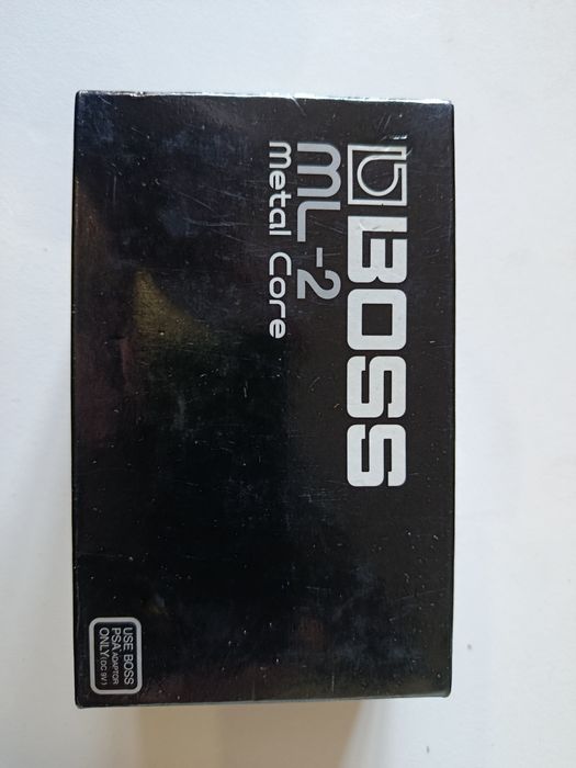 Pedais Boss BF-3, ML- 2, RC-2, Peavey aRage 158 e Cort Corbow