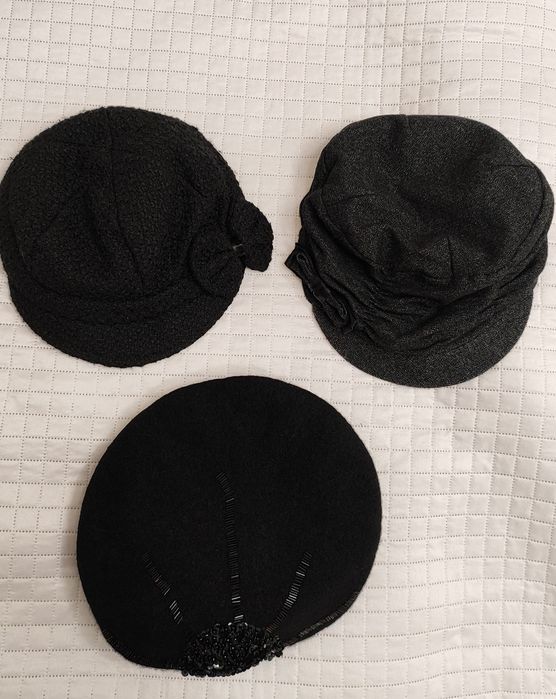 2 czapki i beret - w kolorze czarnym i popielu