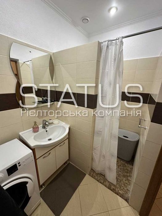 Продаж двокімнатної квартири в цегляному будинку.