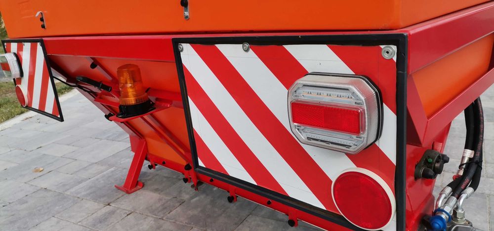 Piaskarka wałowa 550l 900kg hydrauliczna zawieszana AGROSTAL