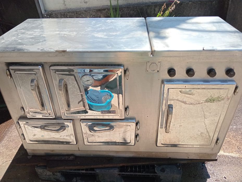 Fogão a lenha e a gás