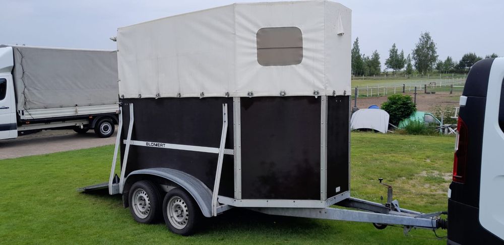 Koniarka przyczepka  do przewozu koni