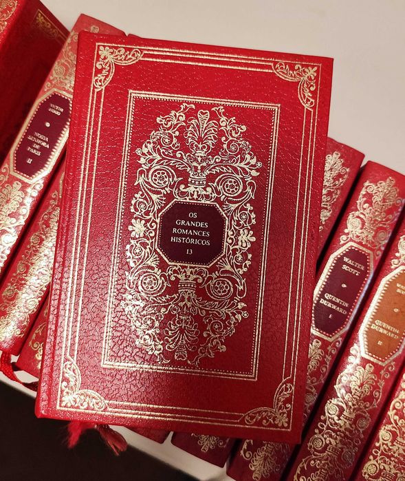 Livros da coleção "Os Grandes Romances Históricos", encadernação rica