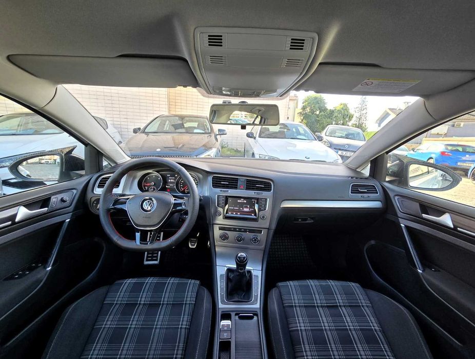 Volkswagen Golf 7 1.6Tdi 110Cv (Look Gti)