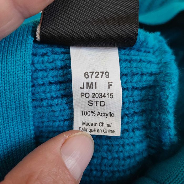 Шапка женская "Helly Hansen" Новая!