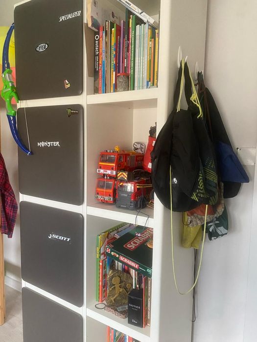 Regał do pokoju dziecięcego