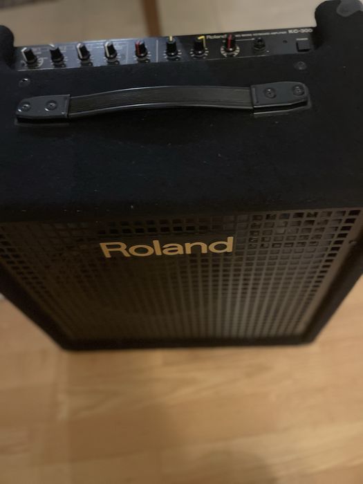 roland kc 300 keyboard amplifire