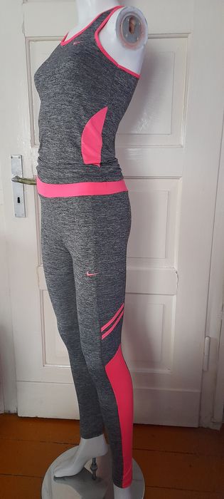 Komplet Nike roz. S