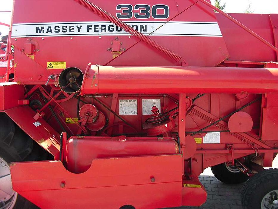 Зерноуборочный комбайн Massey Ferguson 330