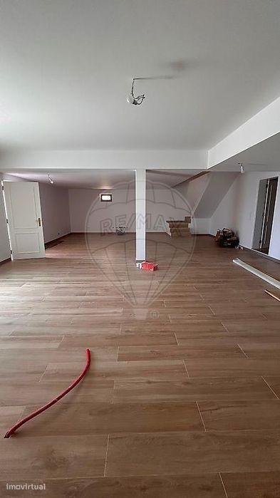 Moradia T5 para venda