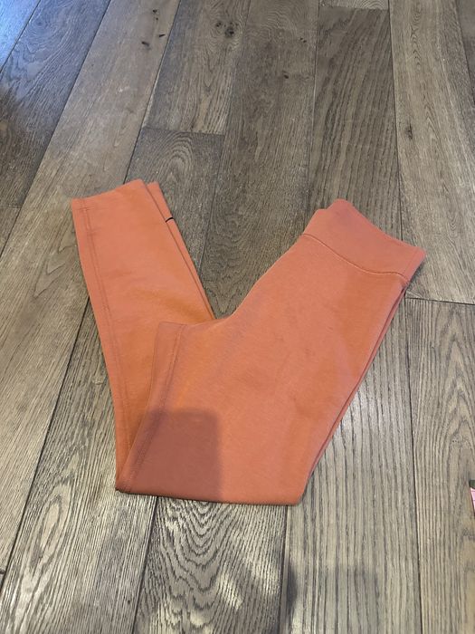 Legginsy damskie Nike – sportowy komfort i styl