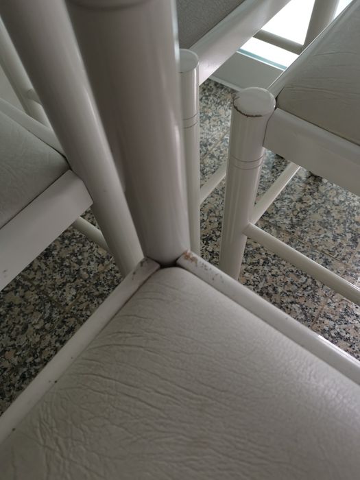 4 cadeiras brancas madeira