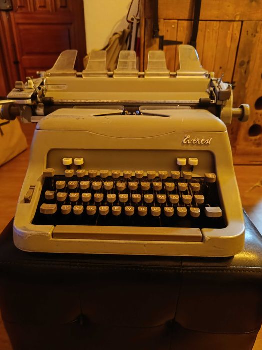 Maquina de Escrever Everest 1958–1959 Model 92