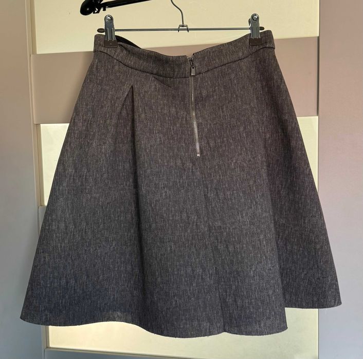 Szara spódniczna z kieszeniami Reserved