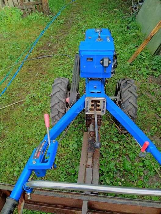 Продам мотоблок 10ку Forte  +фриза
