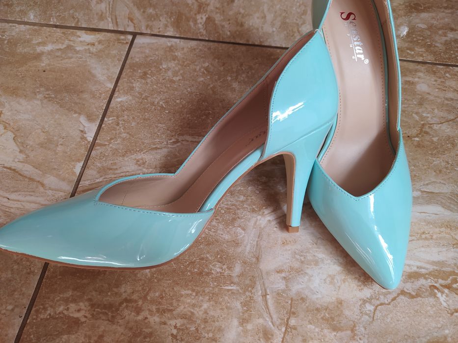 Nowe czółenka szpilki lakierowe