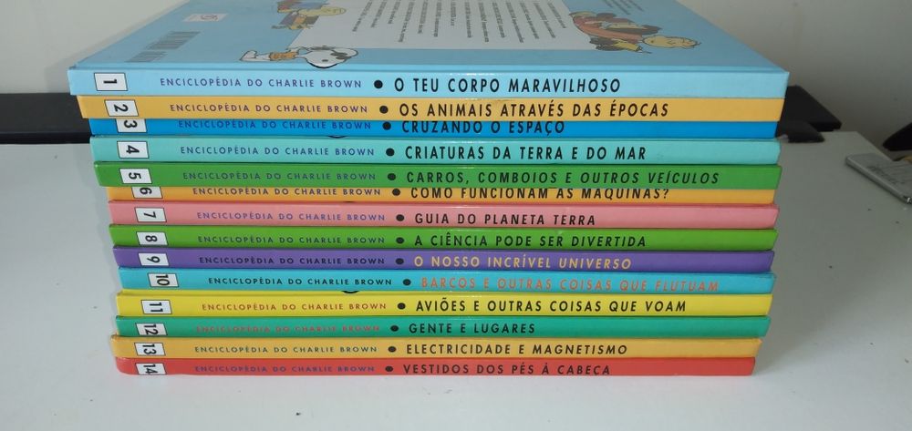 Coleção de livros - enciclopédia do Charlie Brown completa