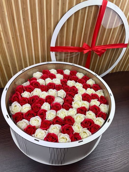 Подарунок коханій дівчині – солодкий бокс, сюрприз