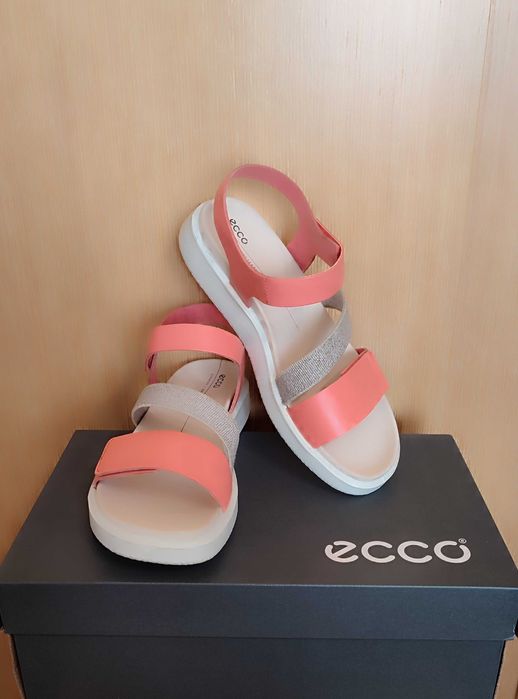 Сандалії Ecco Flowt W Coral оригінал розмір 37 - 38 устілка 24 см