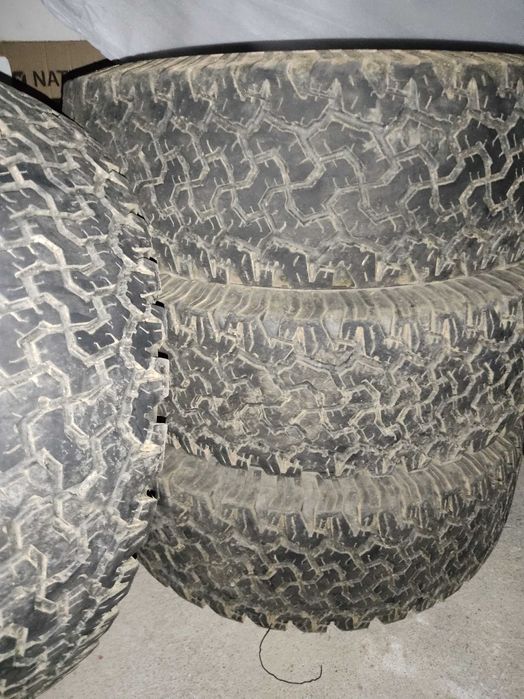 4 jantes com pneus todo o terreno