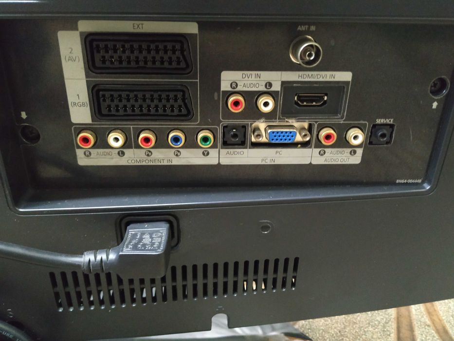 LCD Samsung 32" / TV -  Philips de 28"